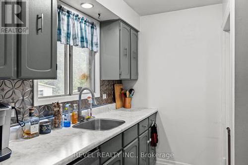 5 East Gate, Barrie (Grove East), ON - Indoor Photo Showing Kitchen