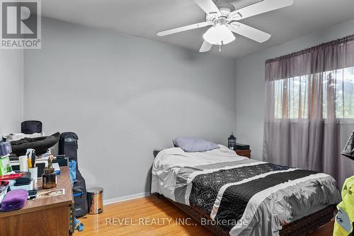 5 East Gate, Barrie (Grove East), ON - Indoor Photo Showing Bedroom