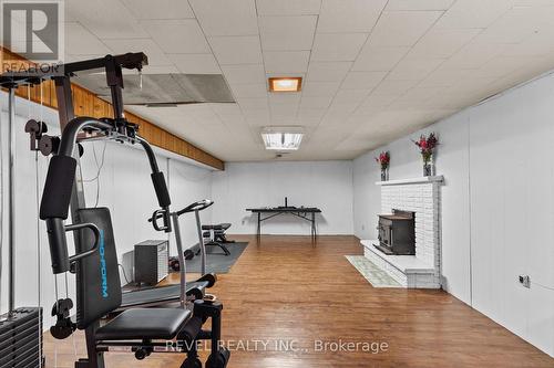 5 East Gate, Barrie, ON - Indoor Photo Showing Gym Room