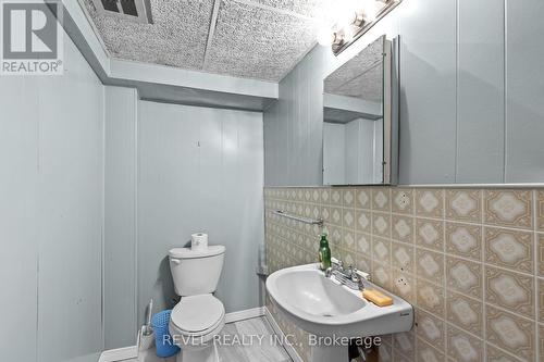 5 East Gate, Barrie, ON - Indoor Photo Showing Bathroom