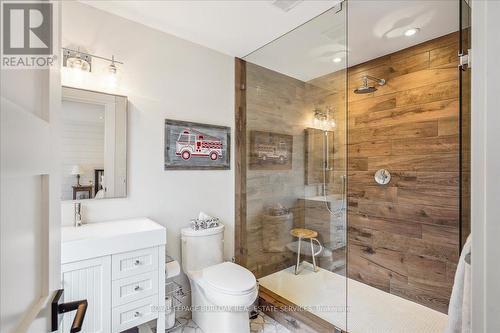 621 Hurd Avenue, Burlington (Brant), ON - Indoor Photo Showing Bathroom