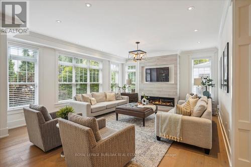 621 Hurd Avenue, Burlington (Brant), ON - Indoor Photo Showing Living Room With Fireplace