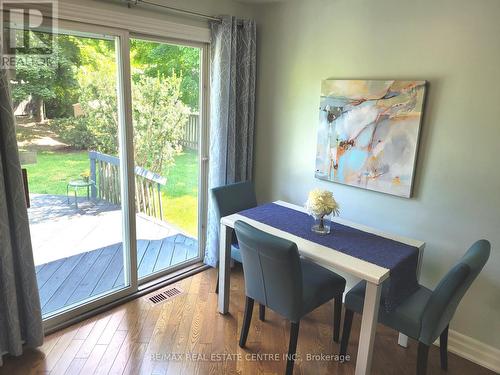 868 Cabot Trail, Milton (Dorset Park), ON - Indoor Photo Showing Dining Room