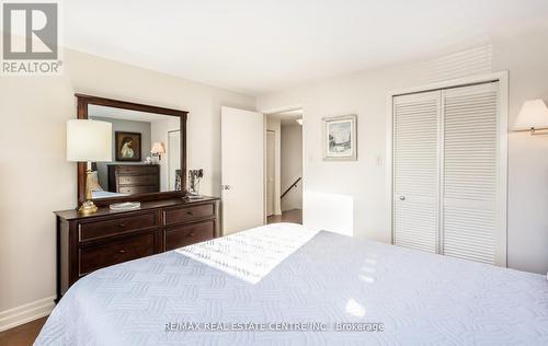 868 Cabot Trail, Milton (Dorset Park), ON - Indoor Photo Showing Bedroom