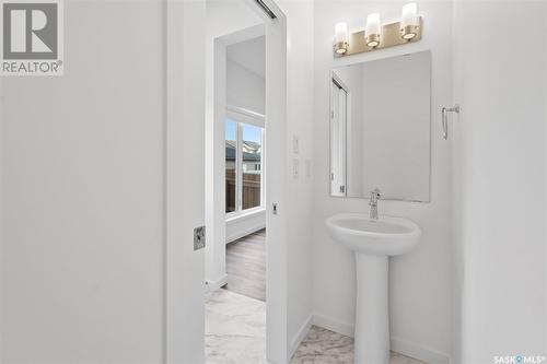 203 Cowessess Road, Saskatoon, SK - Indoor Photo Showing Bathroom