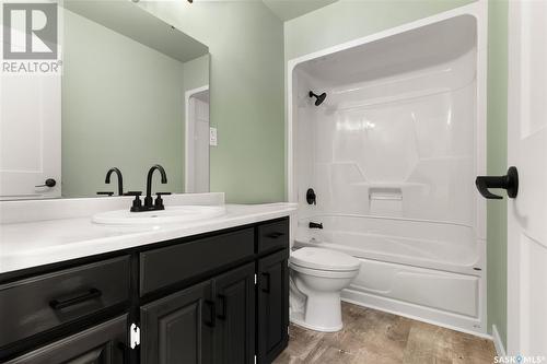 202 7Th Street, Pilot Butte, SK - Indoor Photo Showing Bathroom