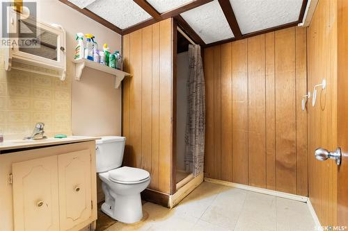 202 7Th Street, Pilot Butte, SK - Indoor Photo Showing Bathroom