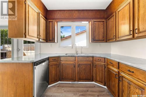 202 7Th Street, Pilot Butte, SK - Indoor Photo Showing Kitchen