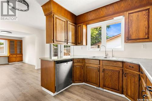 202 7Th Street, Pilot Butte, SK - Indoor Photo Showing Kitchen