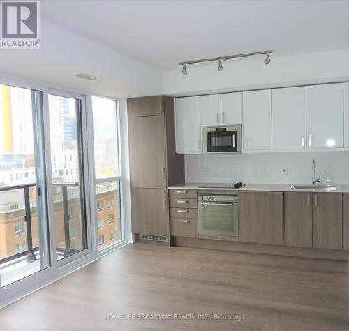 1605 - 77 Mutual Street, Toronto, ON - Indoor Photo Showing Kitchen