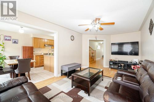 24 Caversham Drive, Brampton (Sandringham-Wellington), ON - Indoor Photo Showing Living Room