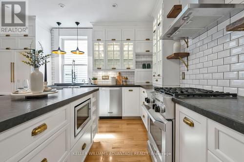 234 Seaton Street, Toronto (Moss Park), ON - Indoor Photo Showing Kitchen With Upgraded Kitchen