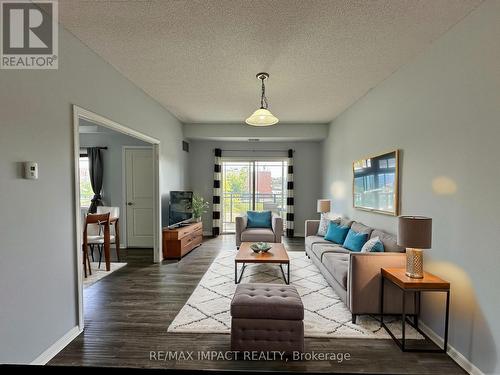 104 - 1 Sidney Lane, Clarington (Bowmanville), ON - Indoor Photo Showing Living Room