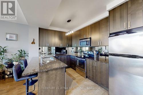 1609 - 9235 Jane Street, Vaughan, ON - Indoor Photo Showing Kitchen