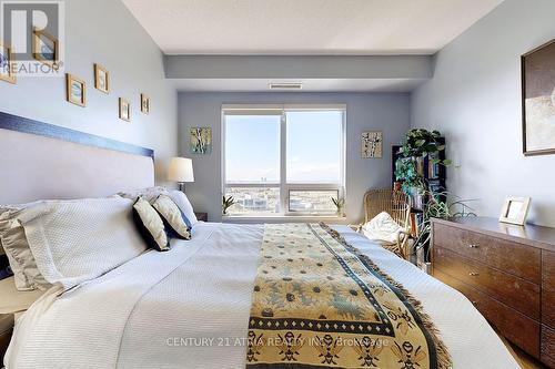 1609 - 9235 Jane Street, Vaughan, ON - Indoor Photo Showing Bedroom