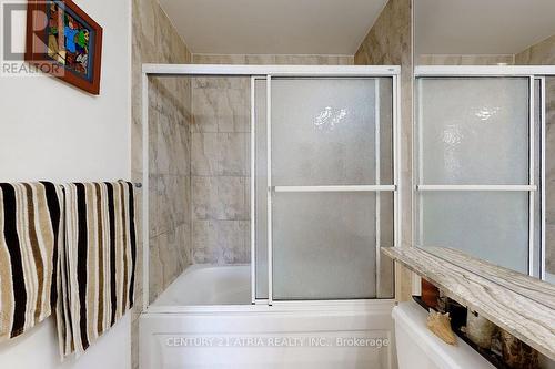 1609 - 9235 Jane Street, Vaughan, ON - Indoor Photo Showing Bathroom