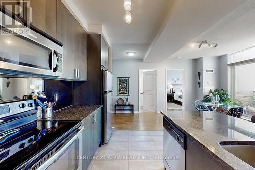 1609 - 9235 Jane Street, Vaughan, ON - Indoor Photo Showing Kitchen With Upgraded Kitchen