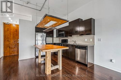 302 - 2 Fieldway Road, Toronto (Islington-City Centre West), ON - Indoor Photo Showing Kitchen With Stainless Steel Kitchen