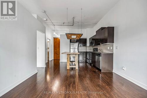 302 - 2 Fieldway Road, Toronto (Islington-City Centre West), ON - Indoor Photo Showing Kitchen