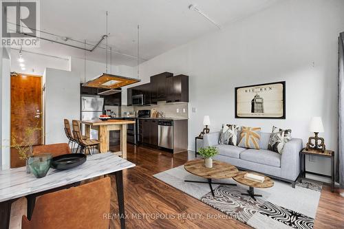 302 - 2 Fieldway Road, Toronto (Islington-City Centre West), ON - Indoor Photo Showing Living Room