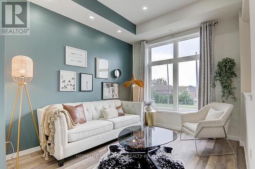 32 Wuhan Lane, Markham (Wismer), ON - Indoor Photo Showing Living Room