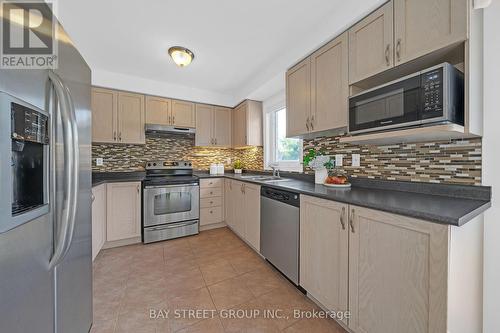 135 Chayna Crescent, Vaughan (Patterson), ON - Indoor Photo Showing Kitchen With Stainless Steel Kitchen