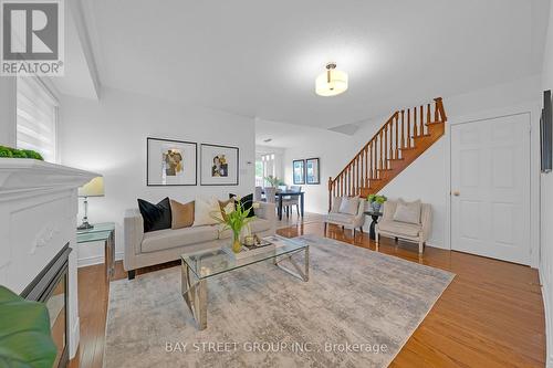 135 Chayna Crescent, Vaughan (Patterson), ON - Indoor Photo Showing Living Room