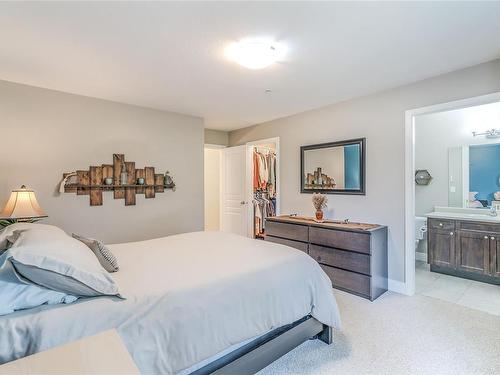 102-3776 Departure Bay Rd, Nanaimo, BC - Indoor Photo Showing Bedroom