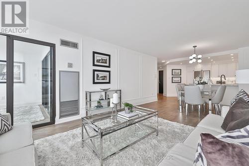 1106 - 7440 Bathurst Street, Vaughan, ON - Indoor Photo Showing Living Room