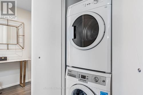 3902 - 5 St Joseph Street, Toronto (Bay Street Corridor), ON - Indoor Photo Showing Laundry Room