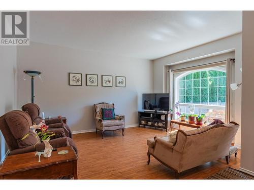 2205 Rockland  Avenue Unit# 7, Trail, BC - Indoor Photo Showing Living Room