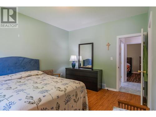 2205 Rockland  Avenue Unit# 7, Trail, BC - Indoor Photo Showing Bedroom