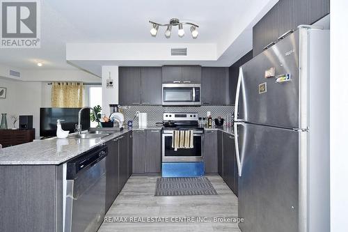 808 - 2152 Lawrence Avenue E, Toronto (Wexford-Maryvale), ON - Indoor Photo Showing Kitchen With Double Sink With Upgraded Kitchen