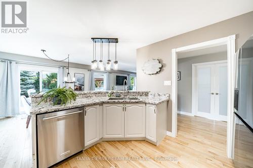 8 Nathan Avenue, Whitby (Brooklin), ON - Indoor Photo Showing Kitchen With Stainless Steel Kitchen With Upgraded Kitchen