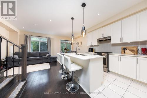 30 Ingleside Street, Vaughan (East Woodbridge), ON - Indoor Photo Showing Kitchen With Upgraded Kitchen