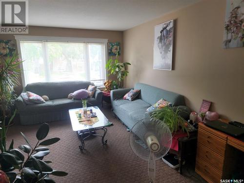 522 Toronto Street, Regina, SK - Indoor Photo Showing Living Room