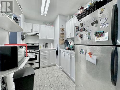 303 - 114 Vaughan Road, Toronto (Humewood-Cedarvale), ON - Indoor Photo Showing Kitchen