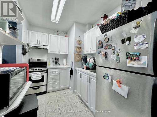 303 - 114 Vaughan Road, Toronto (Humewood-Cedarvale), ON - Indoor Photo Showing Kitchen