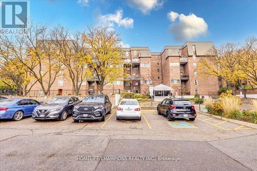 325 - 16 Elgin Street, Markham, ON - Outdoor