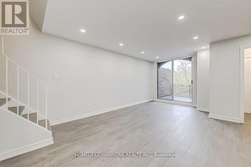 325 - 16 Elgin Street, Markham, ON - Indoor Photo Showing Other Room