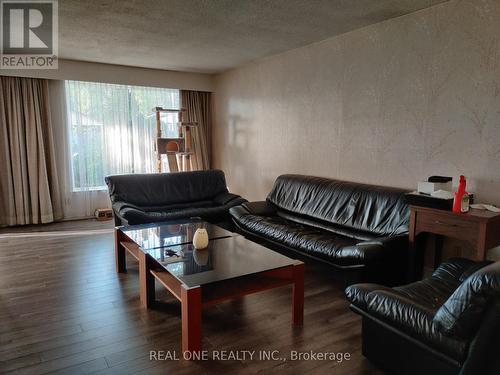 Upper - 9 Lisburn Crescent, Toronto (Don Valley Village), ON - Indoor Photo Showing Living Room