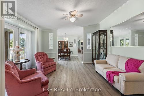 24 Kelsey Crescent, Georgina, ON - Indoor Photo Showing Living Room