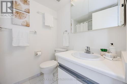 901 - 1001 Bay Street, Toronto (Bay Street Corridor), ON - Indoor Photo Showing Bathroom