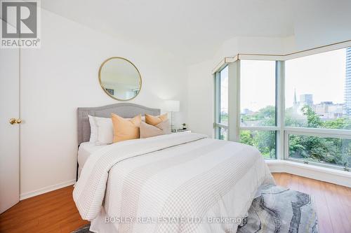 901 - 1001 Bay Street, Toronto, ON - Indoor Photo Showing Bedroom