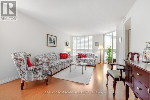 1203 - 10 Kenneth Avenue, Toronto (Willowdale East), ON - Indoor Photo Showing Living Room