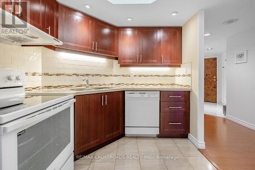 1203 - 10 Kenneth Avenue, Toronto (Willowdale East), ON - Indoor Photo Showing Kitchen With Double Sink