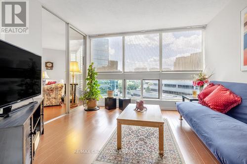 1203 - 10 Kenneth Avenue, Toronto (Willowdale East), ON - Indoor Photo Showing Living Room