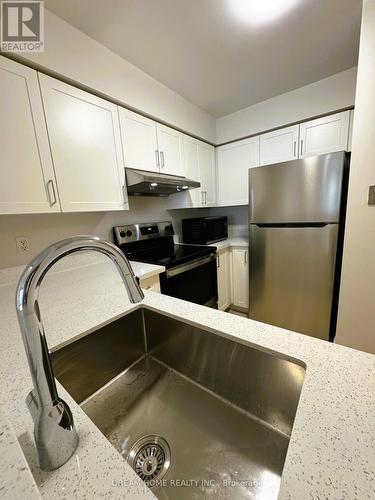 1801 - 18 Hillcrest Avenue, Toronto (Willowdale East), ON - Indoor Photo Showing Kitchen