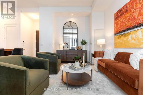 262 - 25 Adra Grado Way, Toronto (Bayview Village), ON - Indoor Photo Showing Living Room