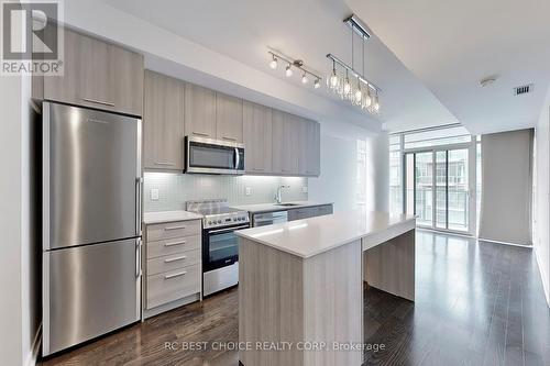 411 - 105 George Street, Toronto (Moss Park), ON - Indoor Photo Showing Kitchen With Upgraded Kitchen